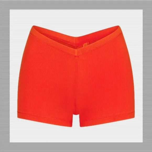 SKIMS Soft Lounge Dipped Short in Fire size XS NWT! - Picture 1 of 1